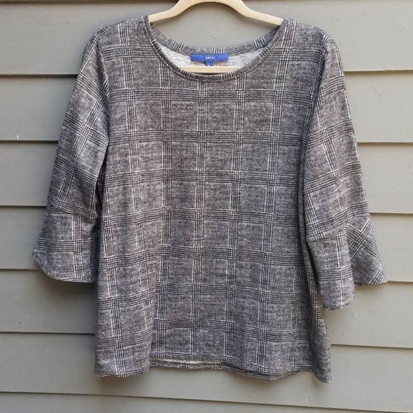 Apr 9 Gray Plaid Tee with Bell sleeves size Large - Picture 1 of 9